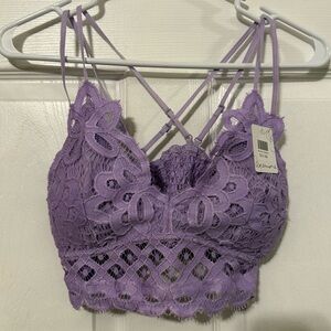 Women’s Lavender Lace Bralette. Size medium. NWT